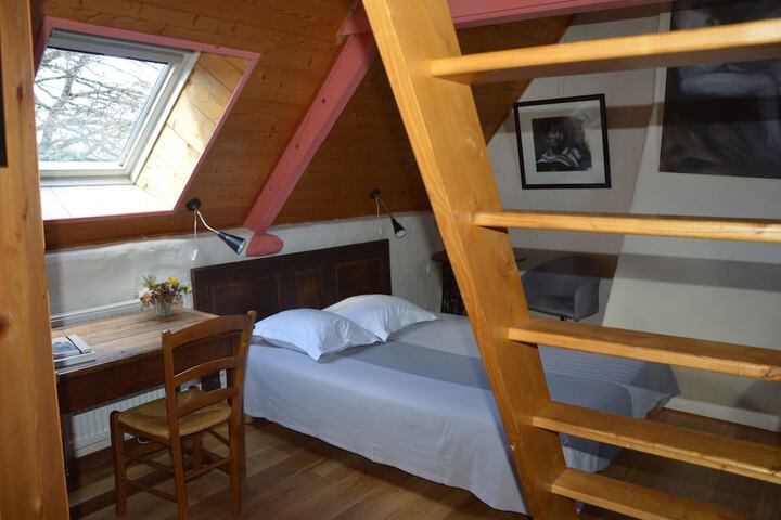 Room amenity