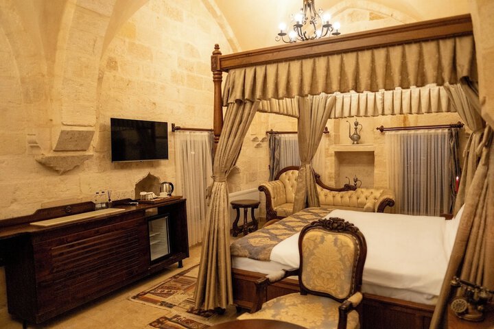 Room 4 of 70