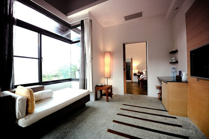 Room 11 of 36