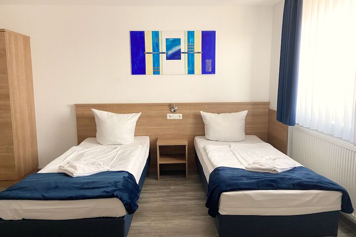 Room 15 of 40