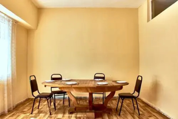 Dining 10 of 11
