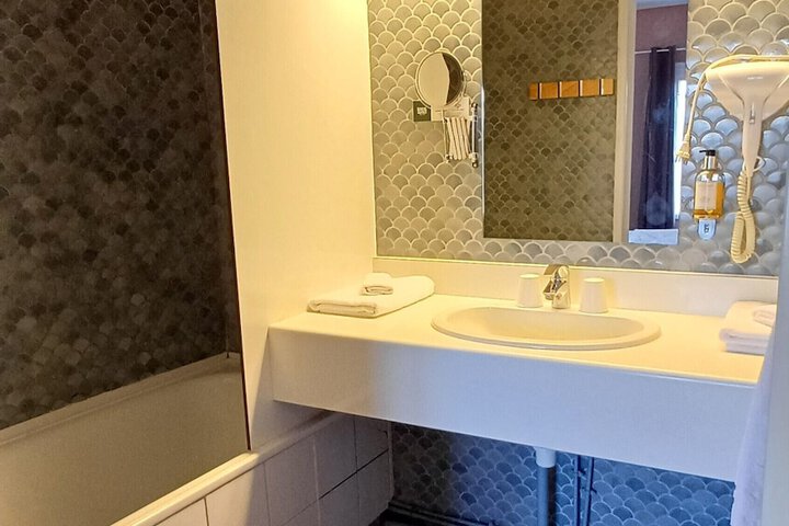 Room 35 of 62