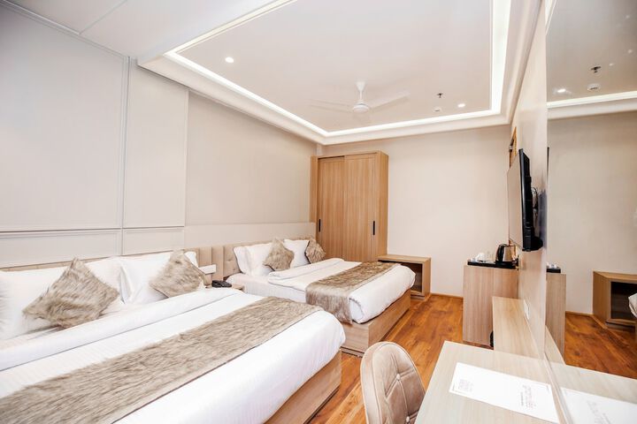 Room 4 of 40