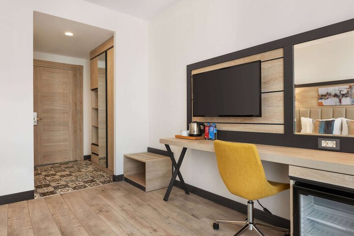 Room 19 of 41