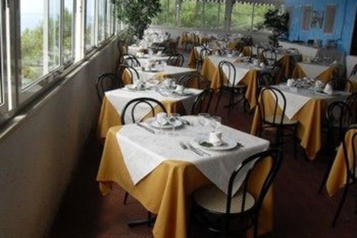 Dining 145 of 170