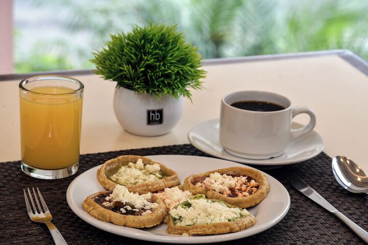 Breakfast/Coffee Service 30 of 38
