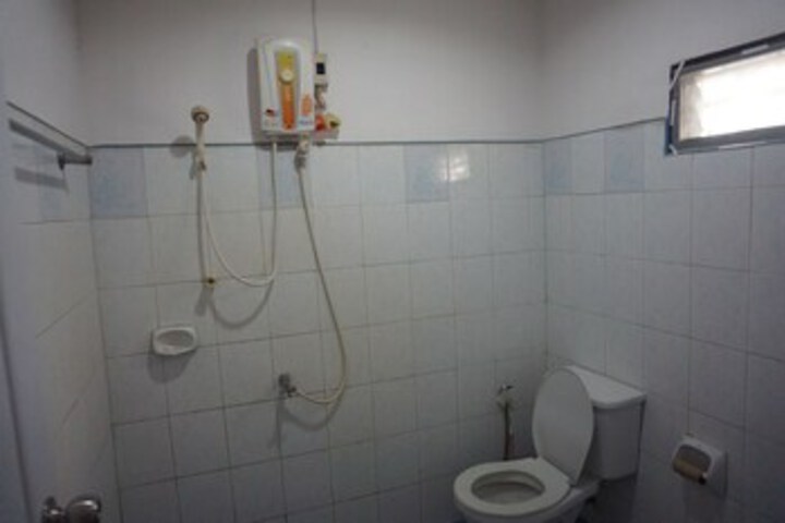 Room 2 of 20