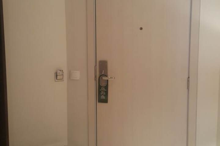 Room 21 of 33