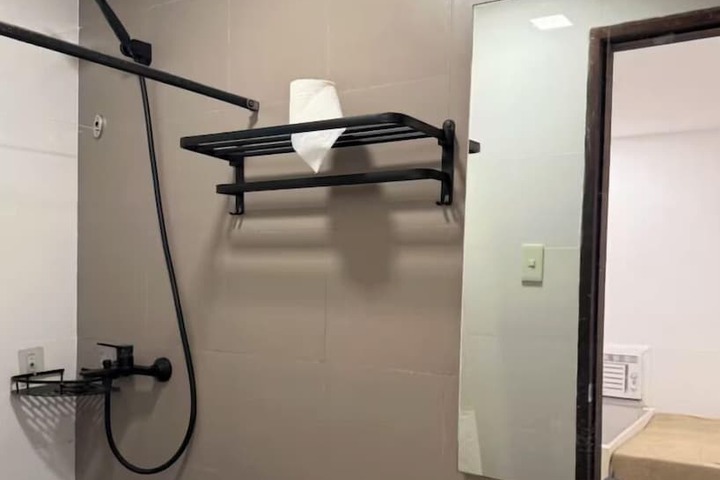 Room 32 of 37