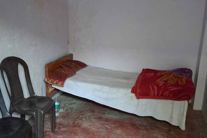 Room 6 of 45