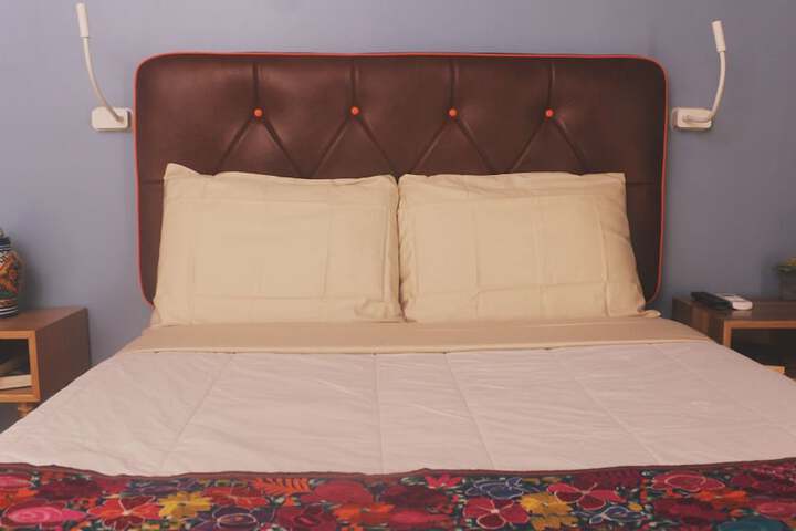 Room 16 of 80