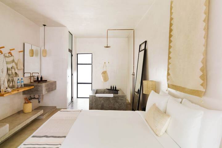 Room 15 of 80