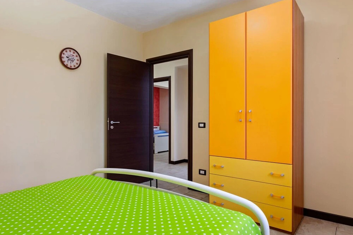 Room 5 of 15