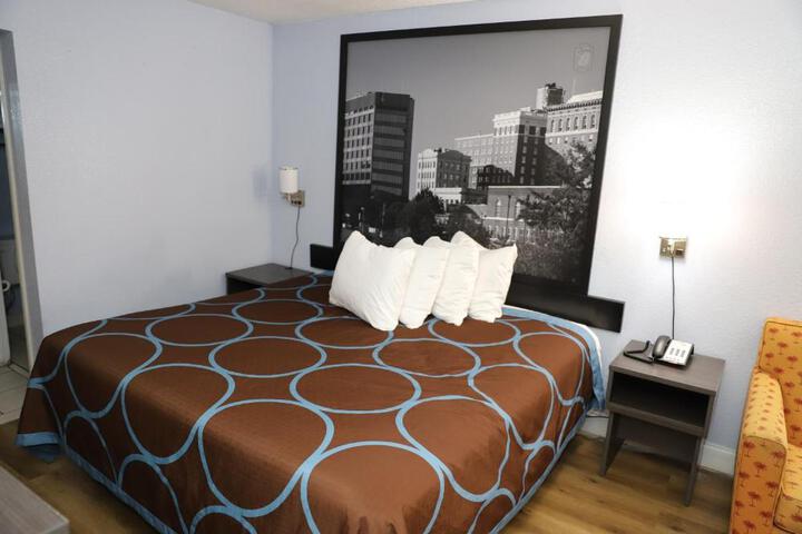 1 King Bed (1 of 6)