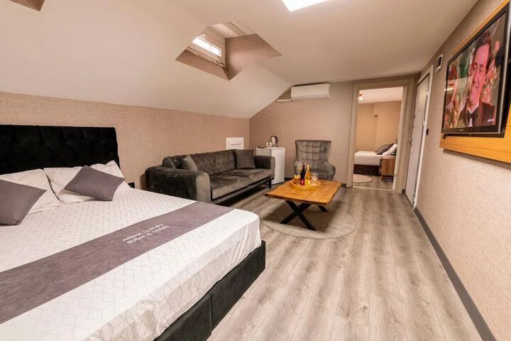 Room 21 of 50