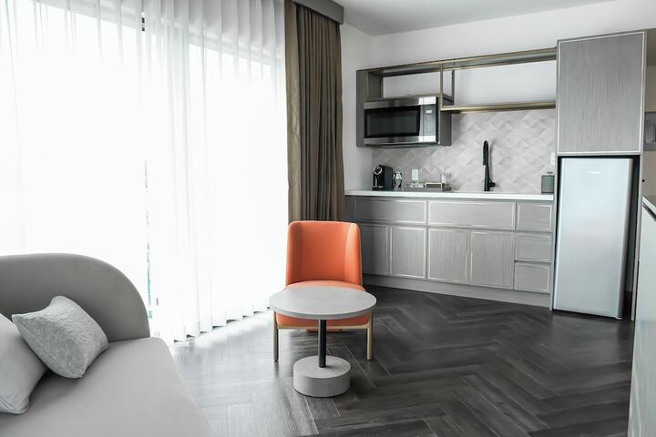 Room 11 of 30