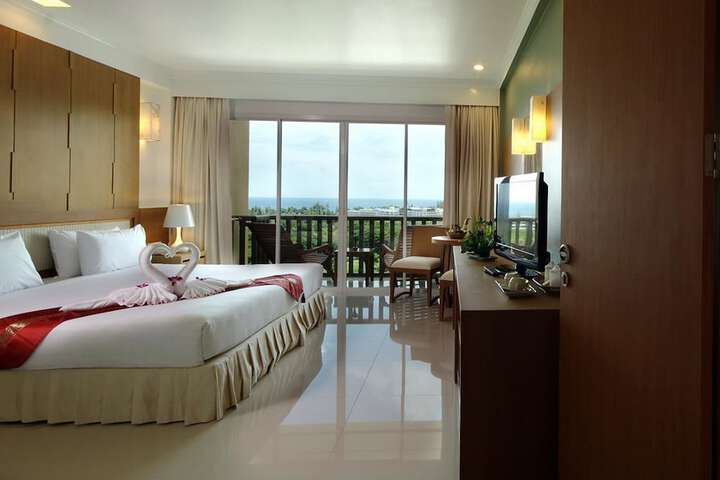 Room 5 of 40