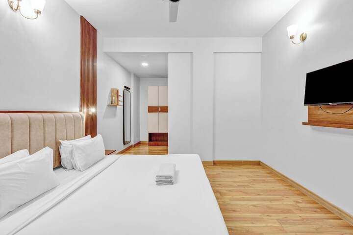 Room 11 of 27