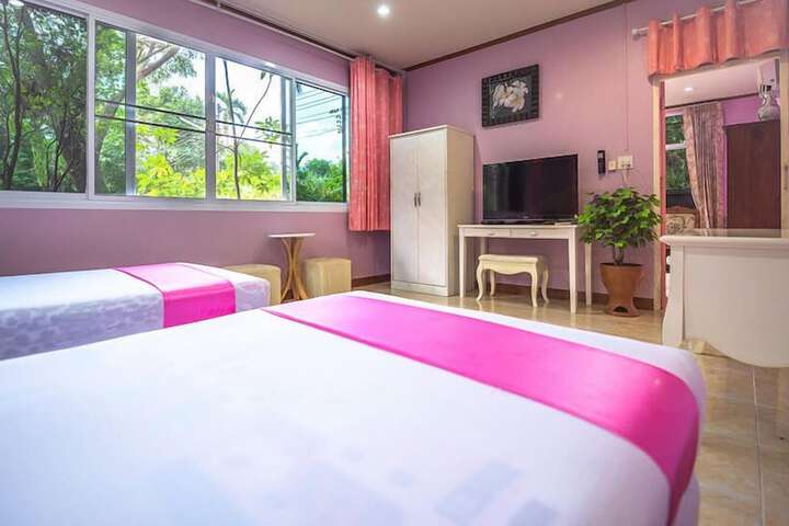 Room 18 of 65