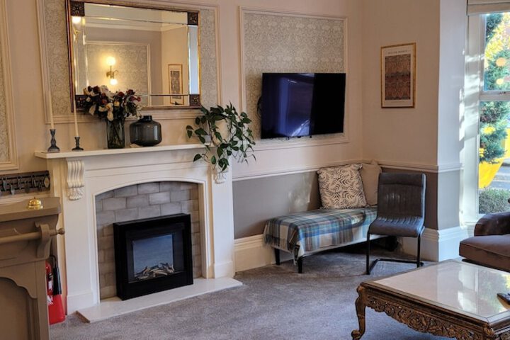 Lounge 38 of 40