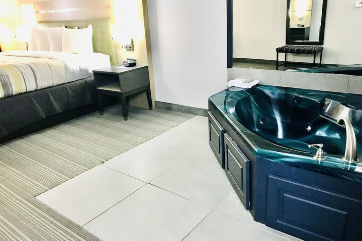 Jetted tub