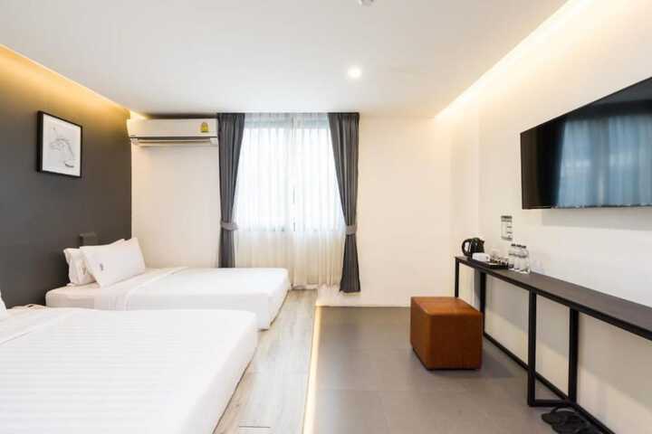 Room 13 of 60