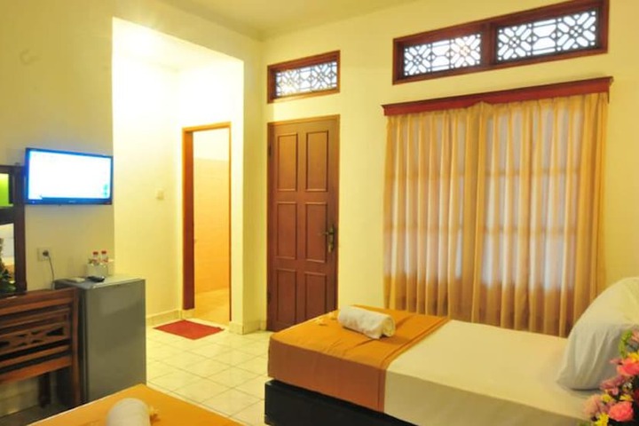 Room 7 of 73