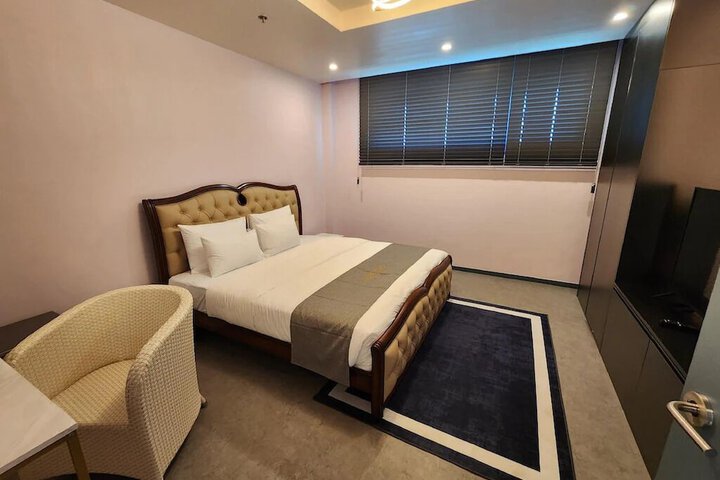 Room 18 of 88