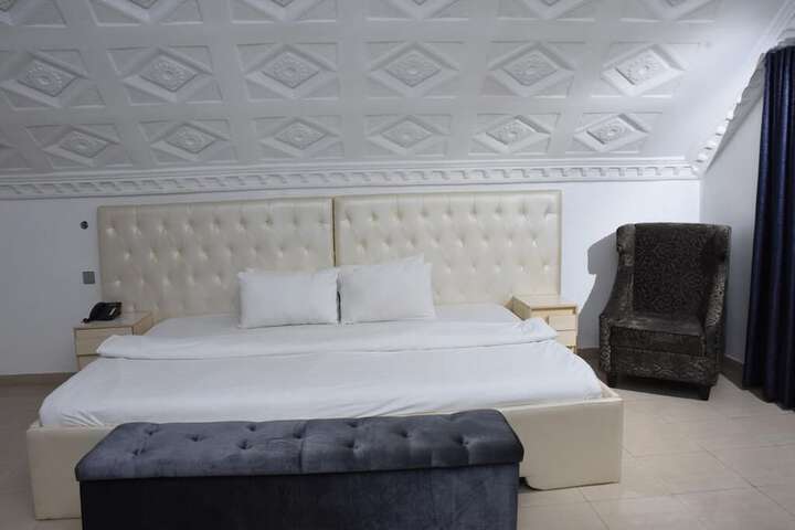 Room 2 of 14