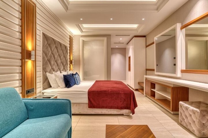 Room 8 of 44