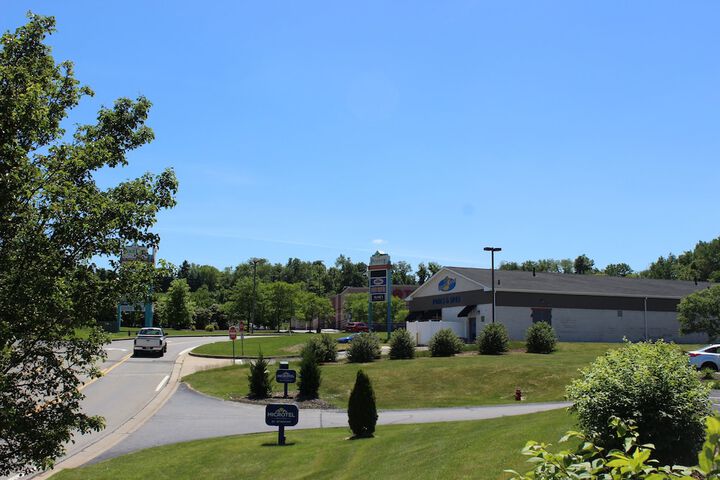 Shopping mall