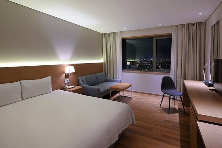 Room 21 of 69