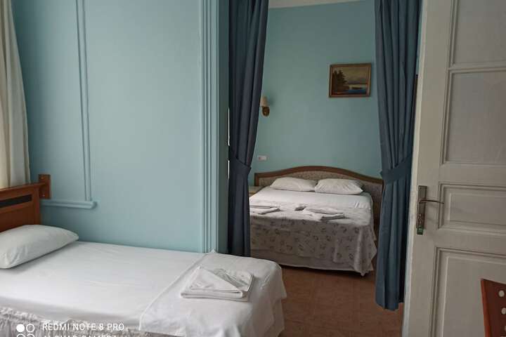 Room 10 of 40