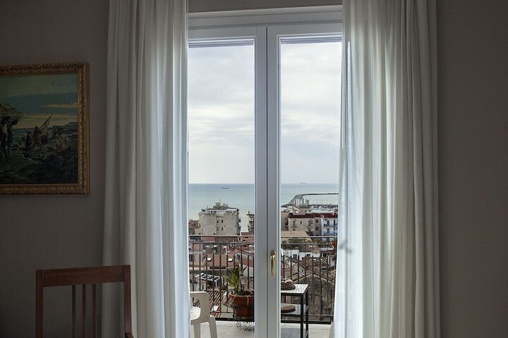 Room 4 of 41