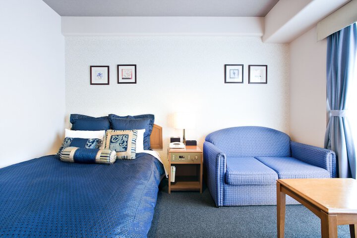 Room 19 of 37