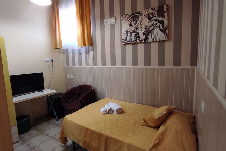 Room 14 of 35