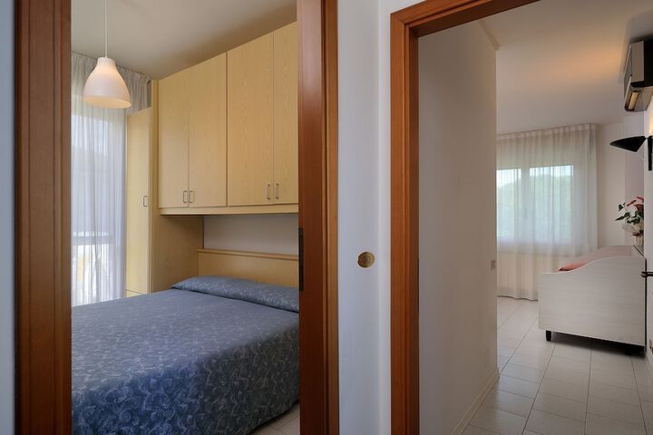 Room 15 of 43
