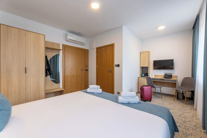 Room 8 of 61