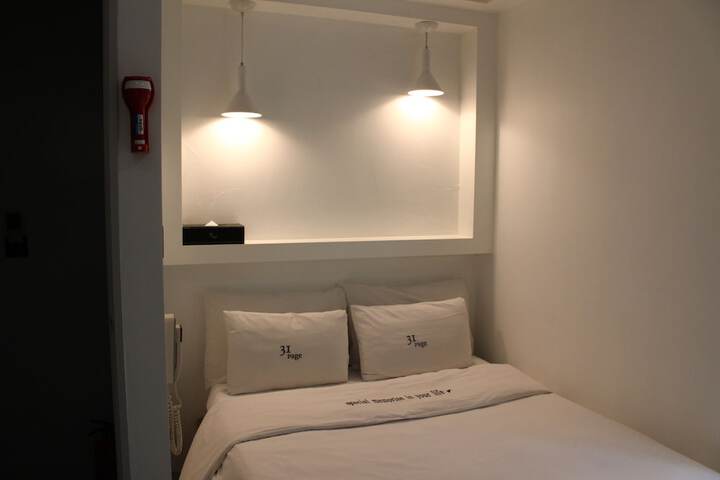 Room 28 of 92