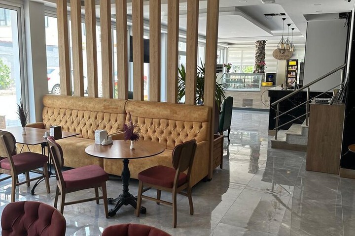 Dining 51 of 93