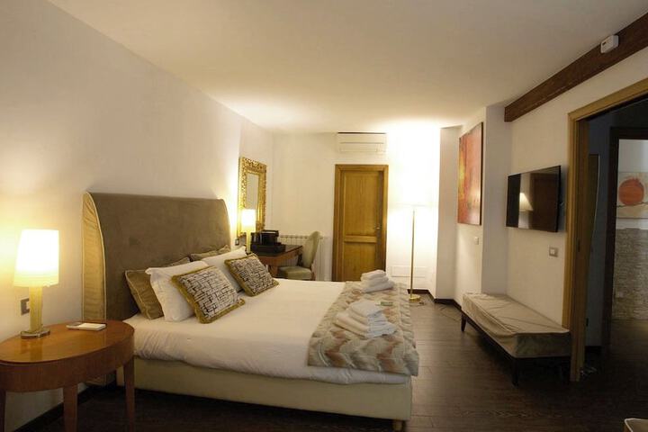 Room 26 of 75