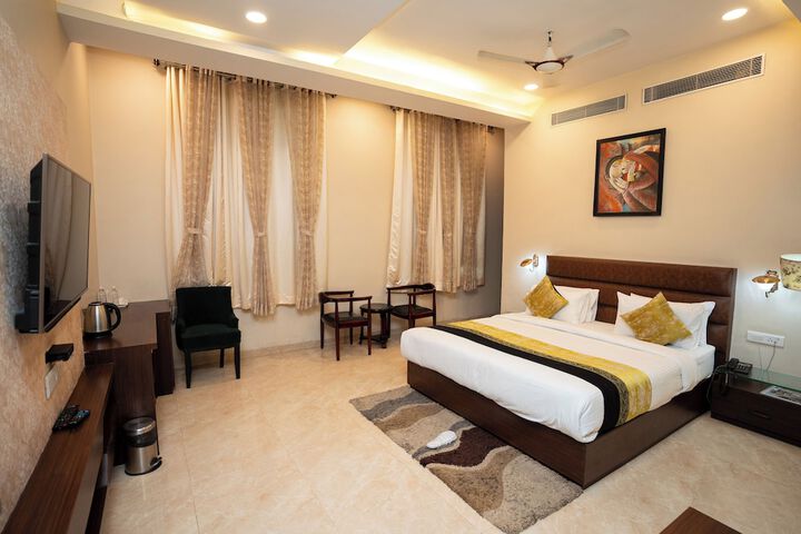 Room 10 of 26