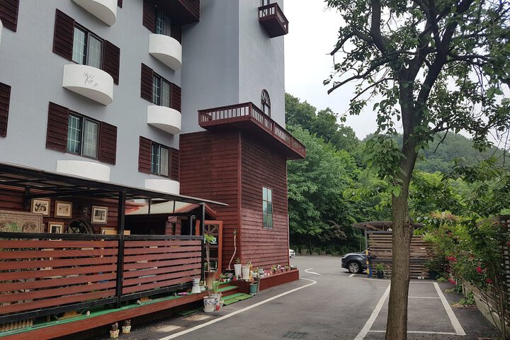Hotel 30 of 40