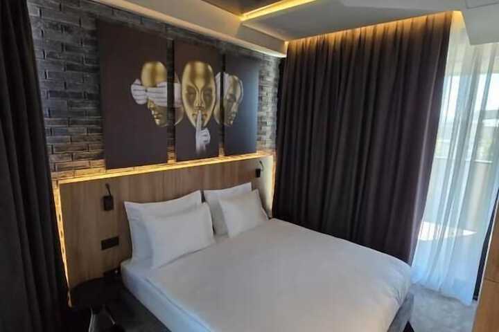 Room 5 of 46