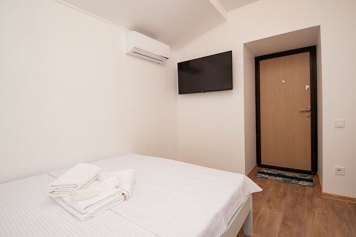 Room 18 of 96