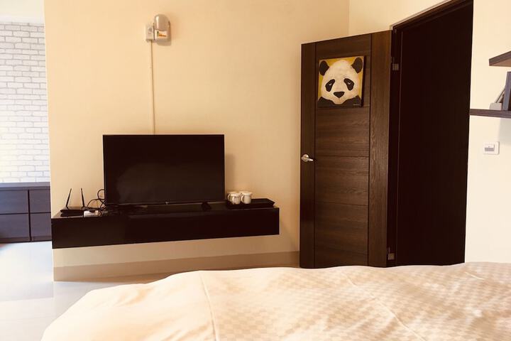 Room 6 of 7
