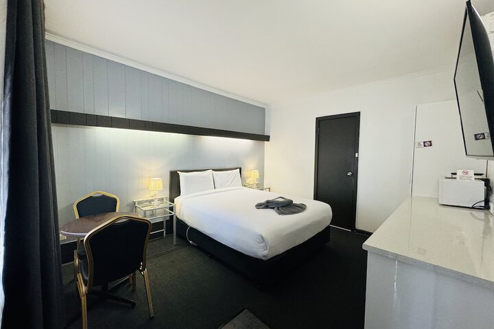 Room 16 of 30