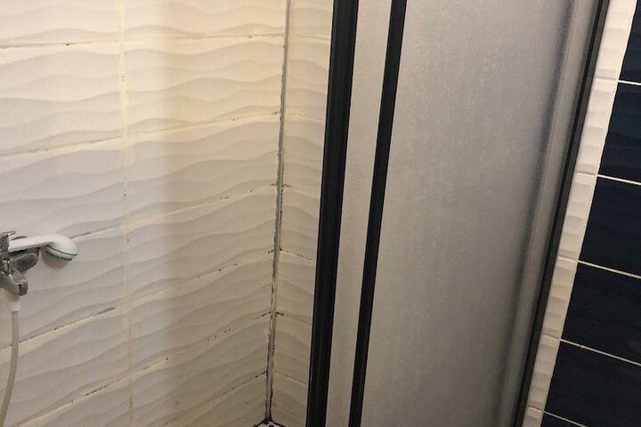 Room 100 of 137