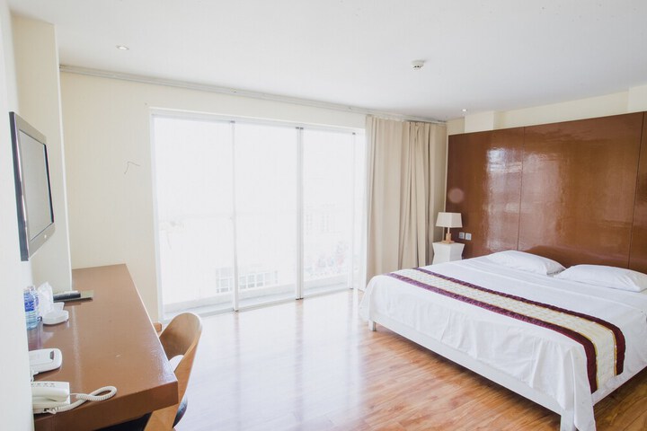 Room 15 of 34
