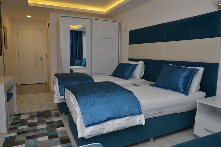 Room 10 of 31